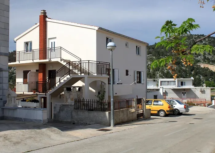 Pensionat And With Parking Space Hvar - 8717 3*