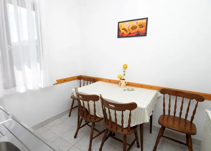 Pensionat And With Parking Space Hvar - 8717 3*