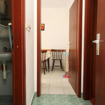 Pensionat And With Parking Space Hvar - 8717 Hvar Town