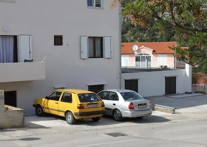 Guest house And With Parking Space Hvar - 8717 3*