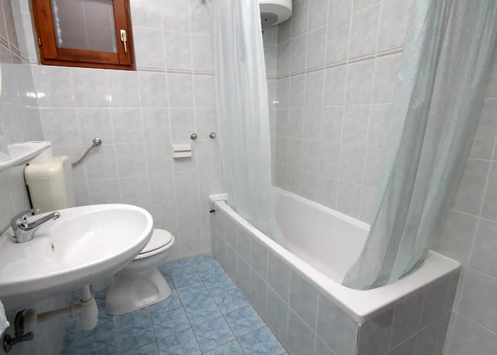 And With Parking Space Hvar - 8717 Guest house 3*